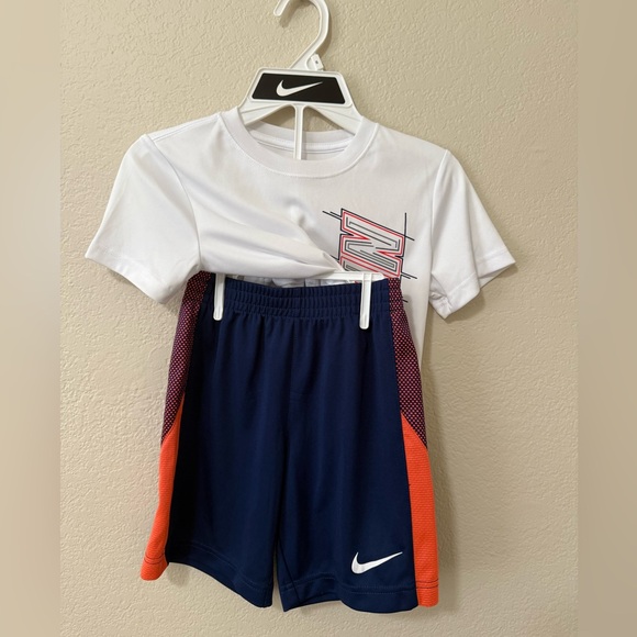 NWOT Boy’s Nike Active Set - Picture 3 of 4